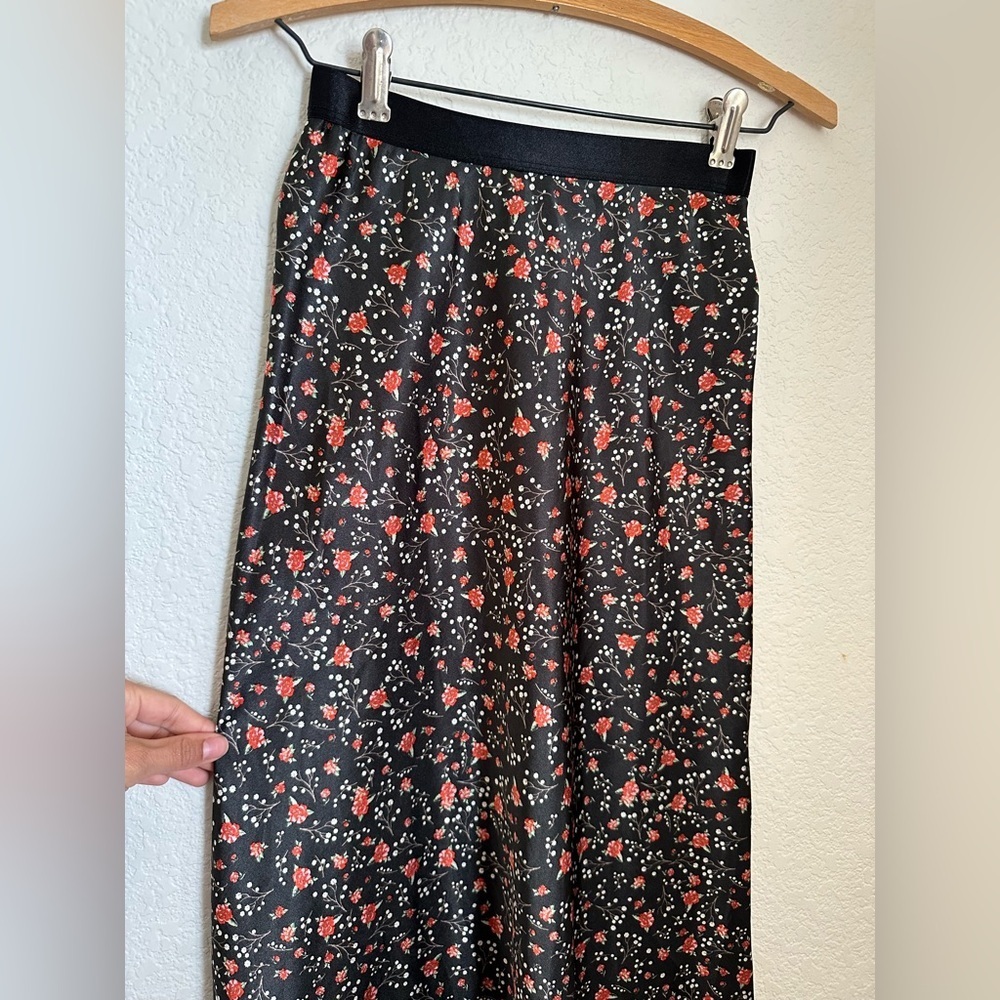 Knit Riot Black and Red Floral Midi Skirt XS - Picture 2 of 6
